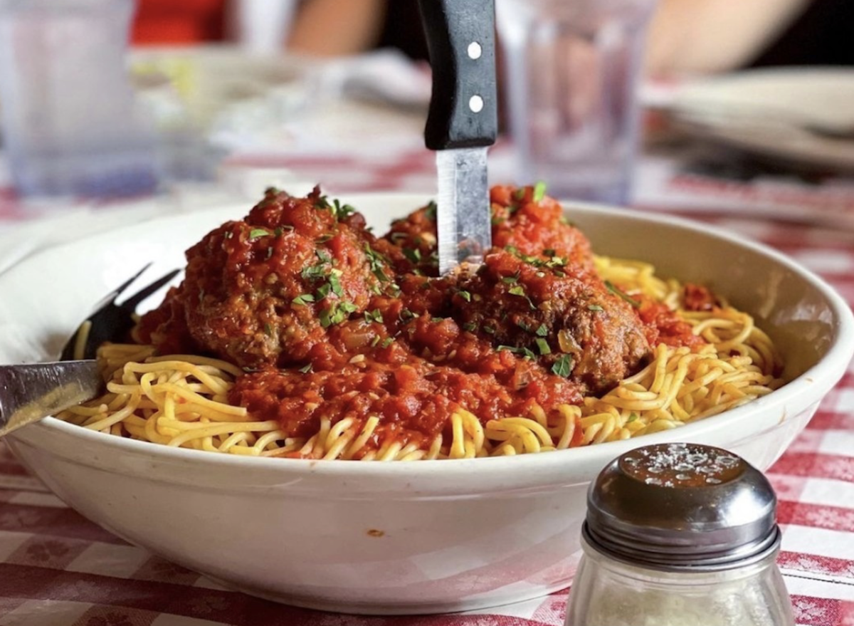 Buca di Beppo, restaurants, chains, spaghetti and meatballs